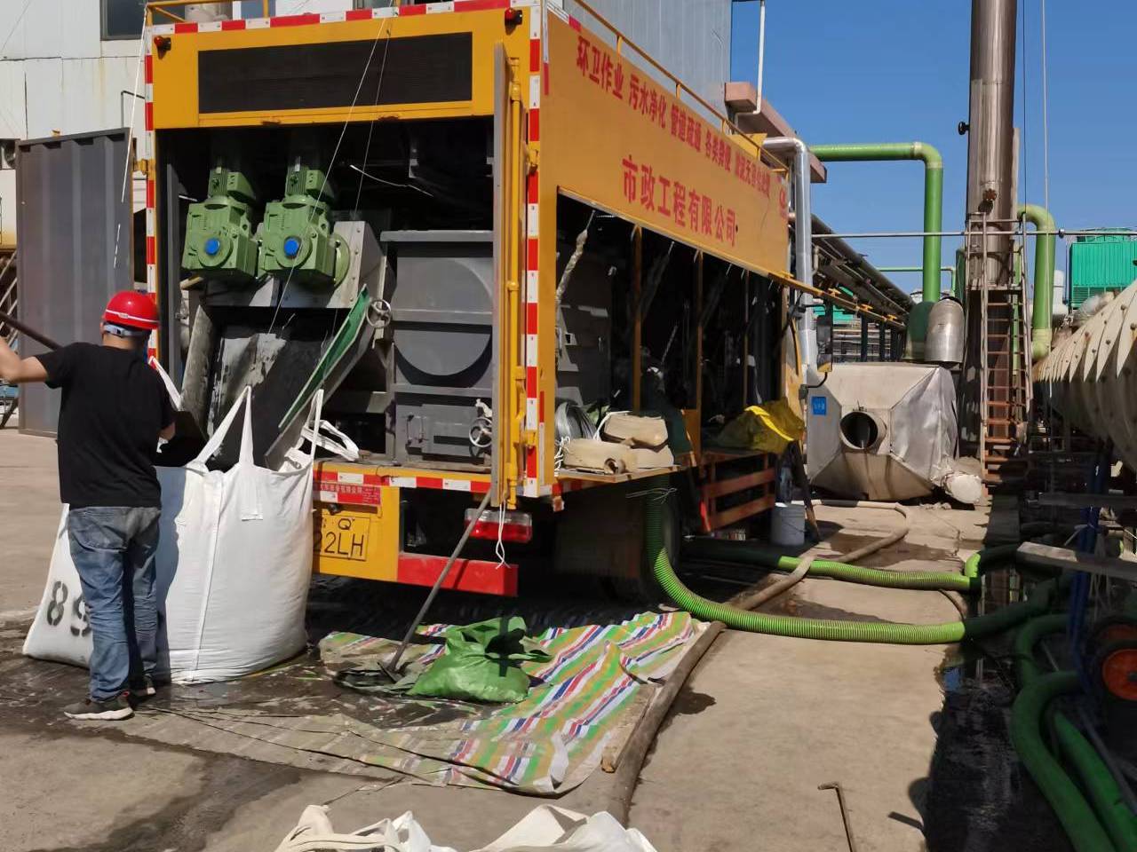 北屯淤泥压干处理